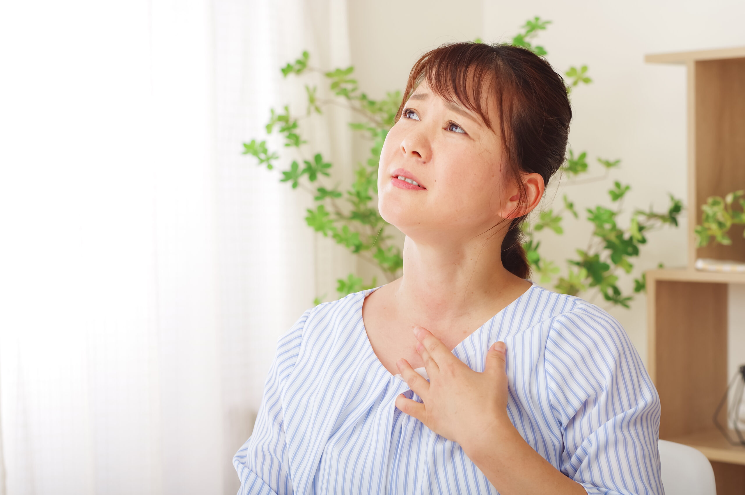 医療コラム第6回:逆流性食道炎の症状とは?──胸焼け・のどの違和感・咳が続く方へ