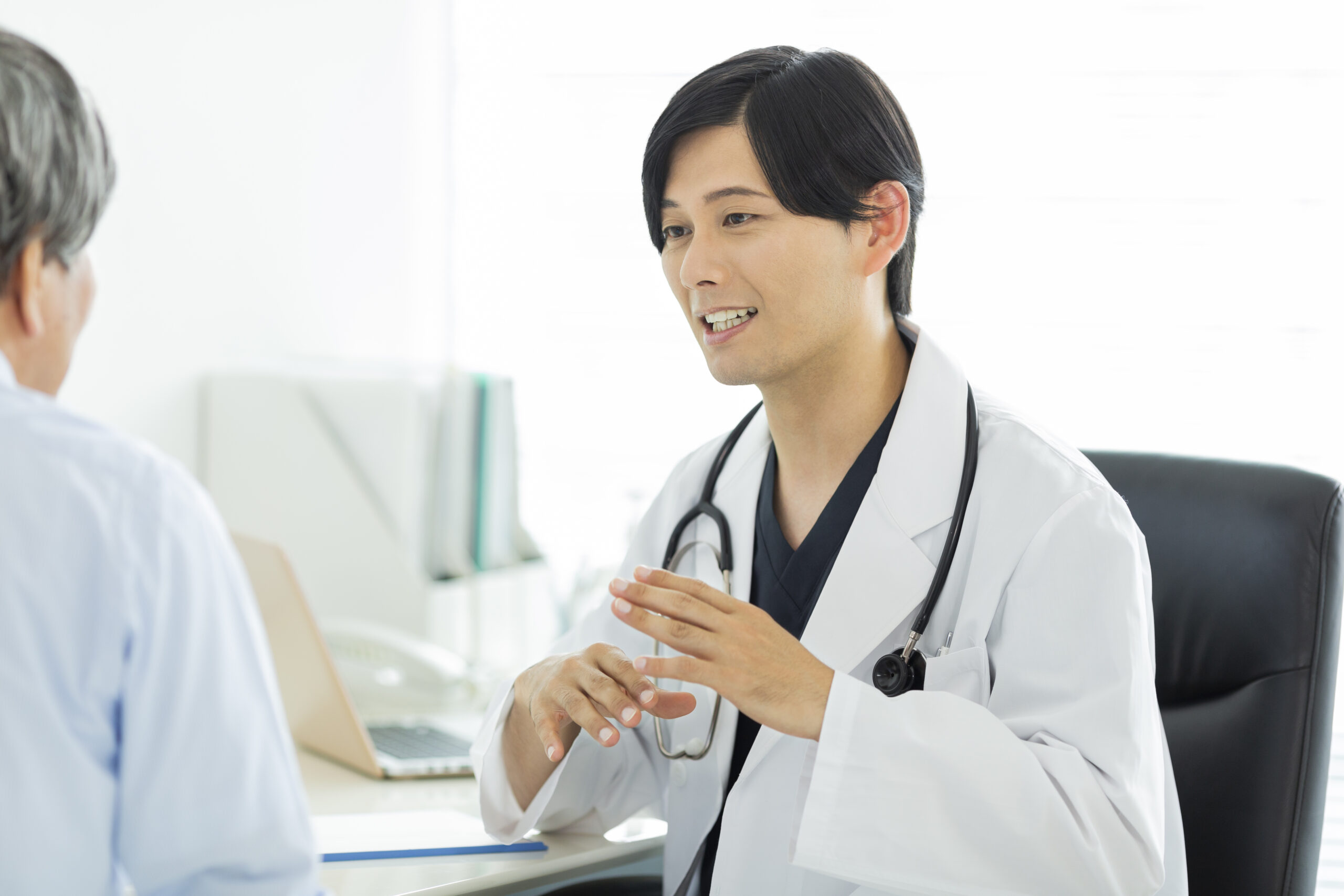 医療コラム第56回：胃カメラを受けた方がいい症状とは？専門医が解説