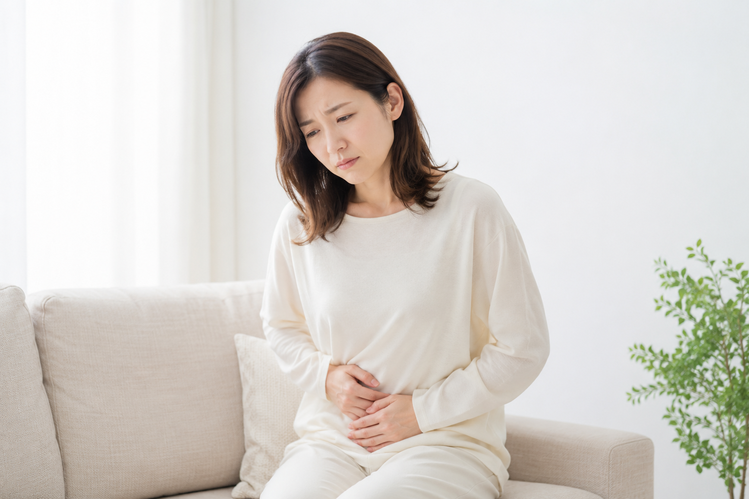 女性の下腹部痛は何科？｜婦人科と消化器内科の見分け方【医療コラム第107回】